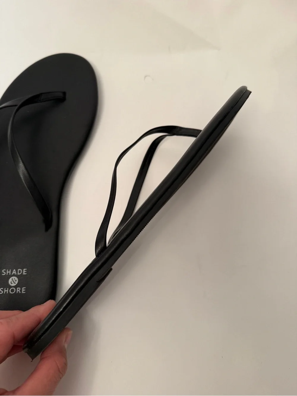 Shade & Shore Black Slim Strap Flip Flops